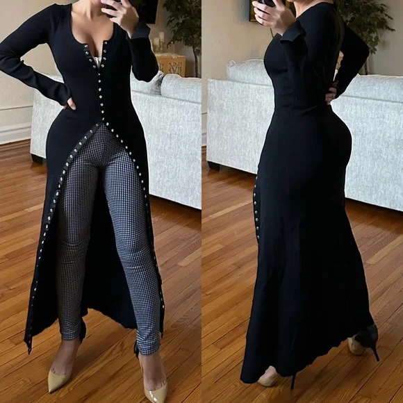 Stunning thick chic ribbed maxi sweater/dress with snap buttons😍